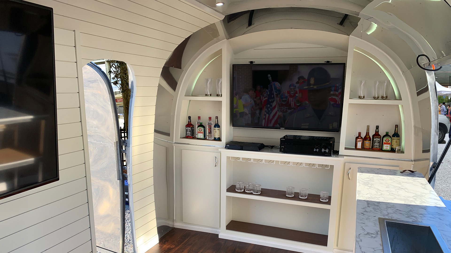 Clemson-sc-airstream-tailgate-bar-rental.jpg